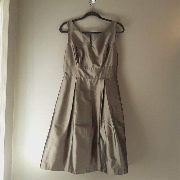 Jenny Yoo Gorgeous Silver / Grey 100% Silk Fit and Flare Dress - Picture 1 of 16